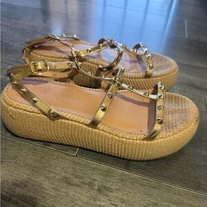 Jessica Simpson Pascha Gold Studded Platform Espadrille Sandals Size 8